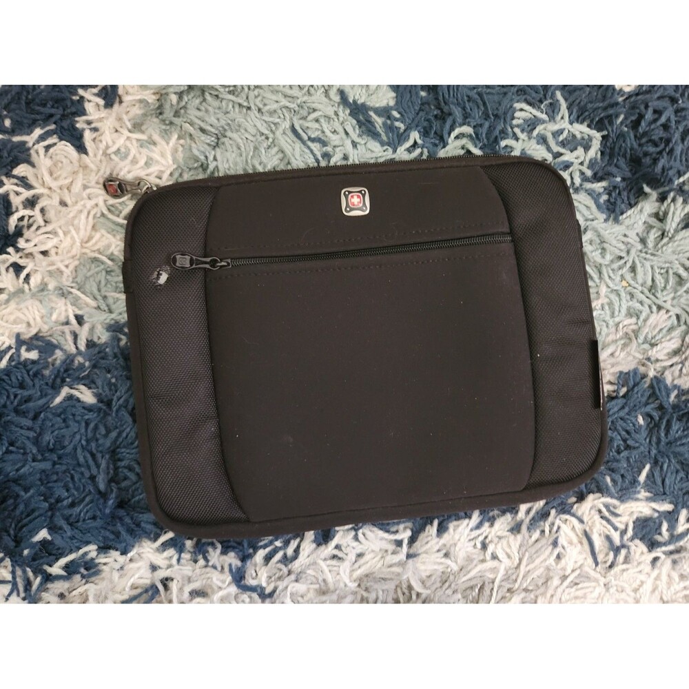 Swiss Gear tablet or laptop sleeve